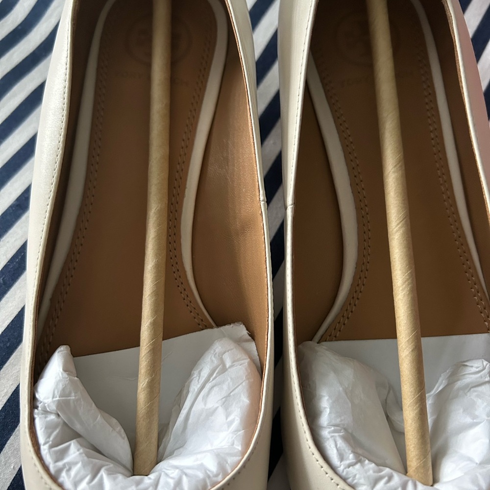 TORY BURCH ELIZABETH 40MM PUMP HEEL - Picture 5 of 9